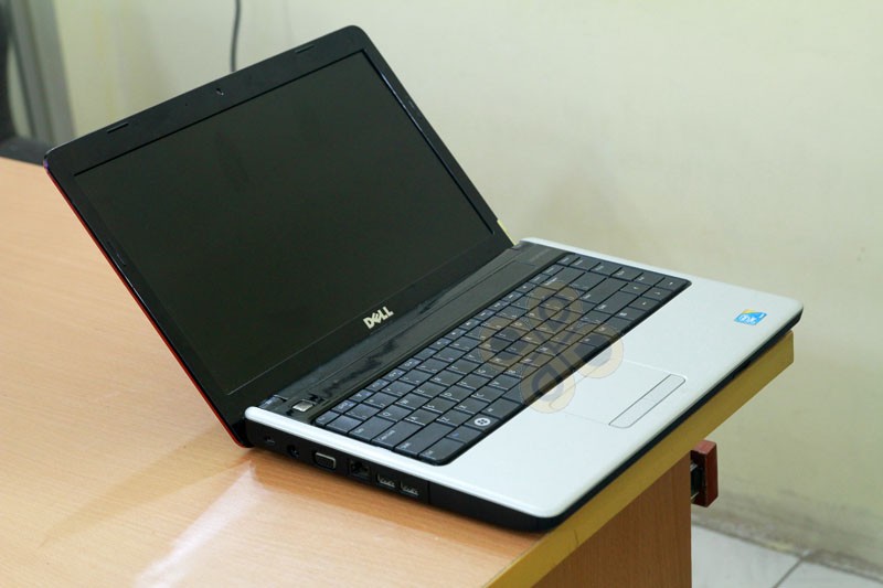 Dell Inspiron 1440 canh trai