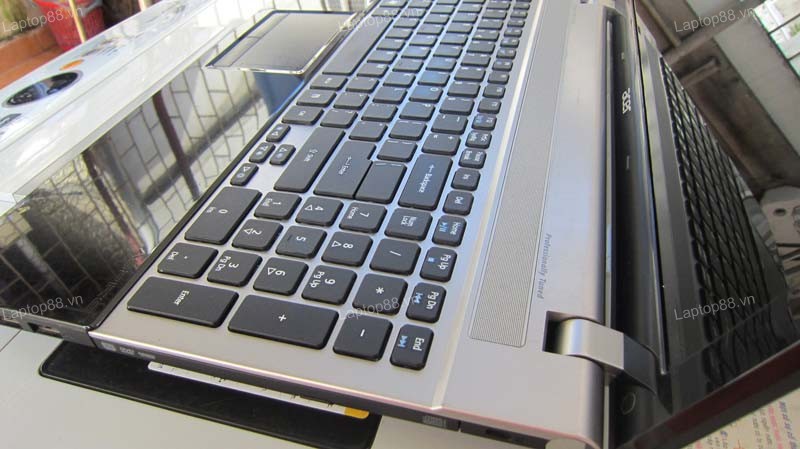 Bán Laptop cũ Acer V3-571 core i3 giá rẻ