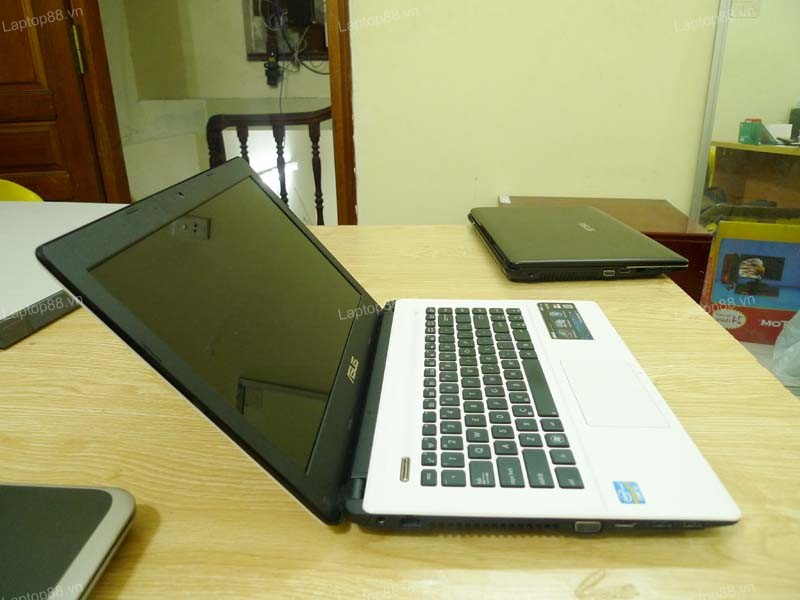 Laptop Asus K45A white (Core i3 3110M, RAM 2GB, HDD 500GB, Intel HD Graphics 4000, 14 inch)5